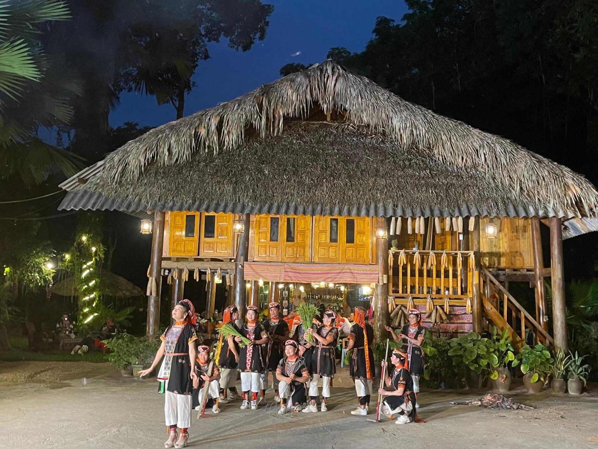 Vu Linh Palm House Homestay - Bungalow Yen Bai Eksteriør bilde
